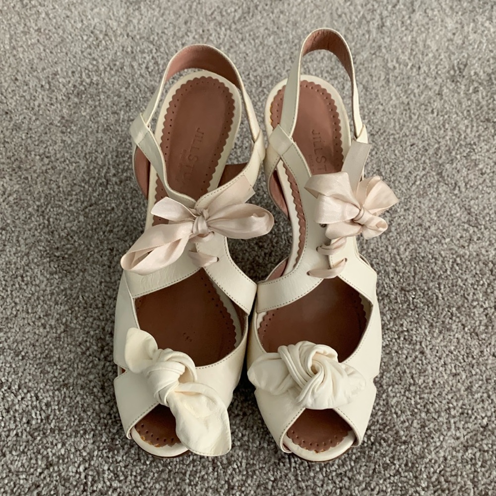 Jill Stuart white leather heels